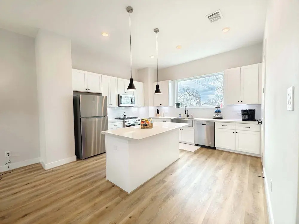 Northside Retreat Chic 3 Bdr, Pet Friendly!