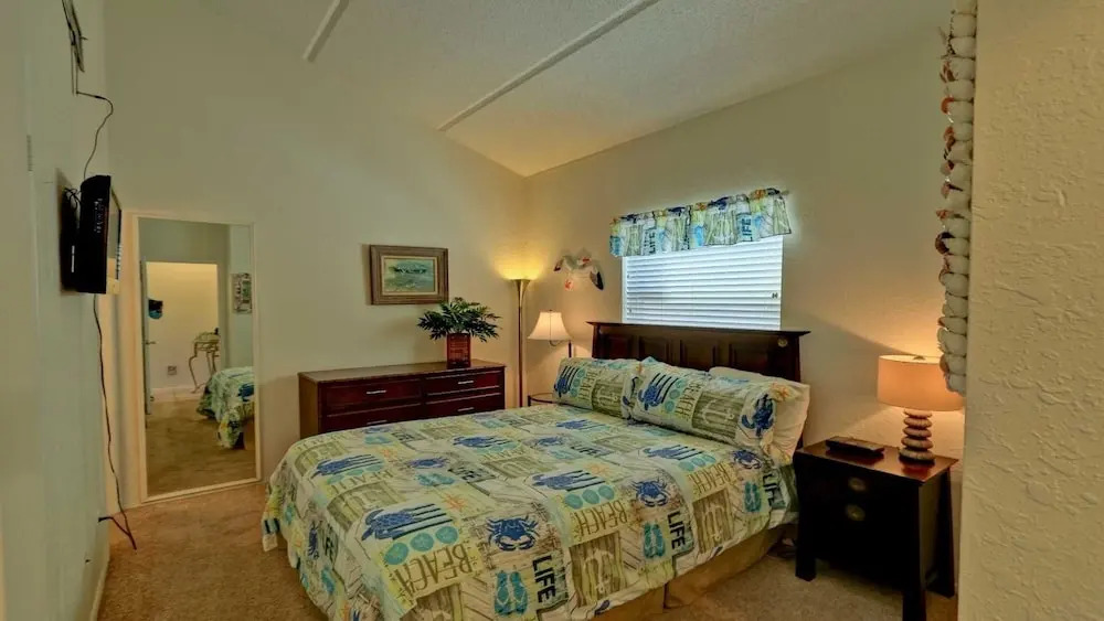 Morningbreeze 1302 2 Bedroom Condo by RedAwning