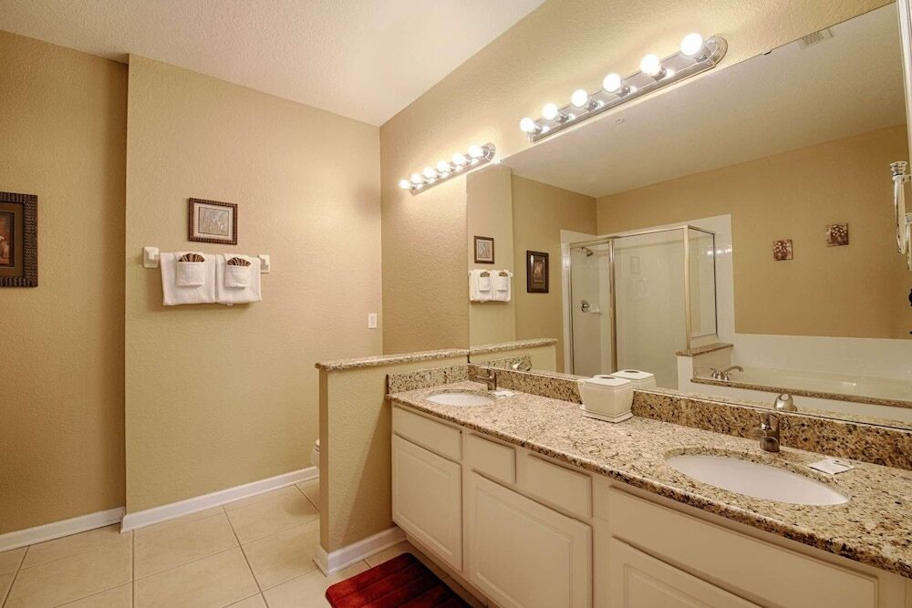 3 BR Condo with corner Lanai - NPM 8793