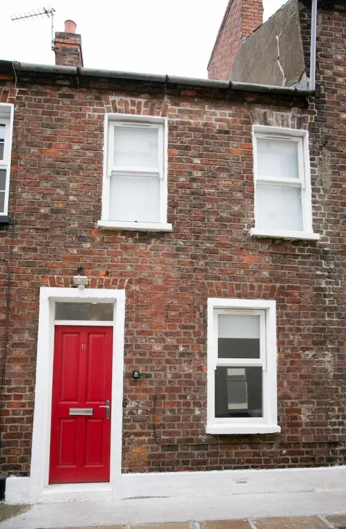 11 College Place North