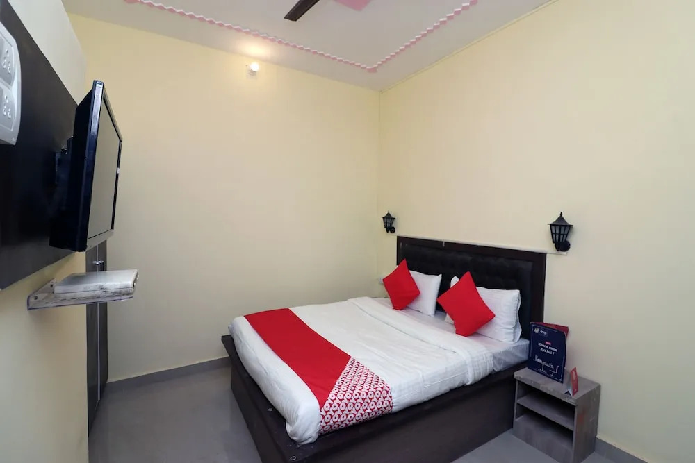 Sandhya Guest House by OYO Rooms