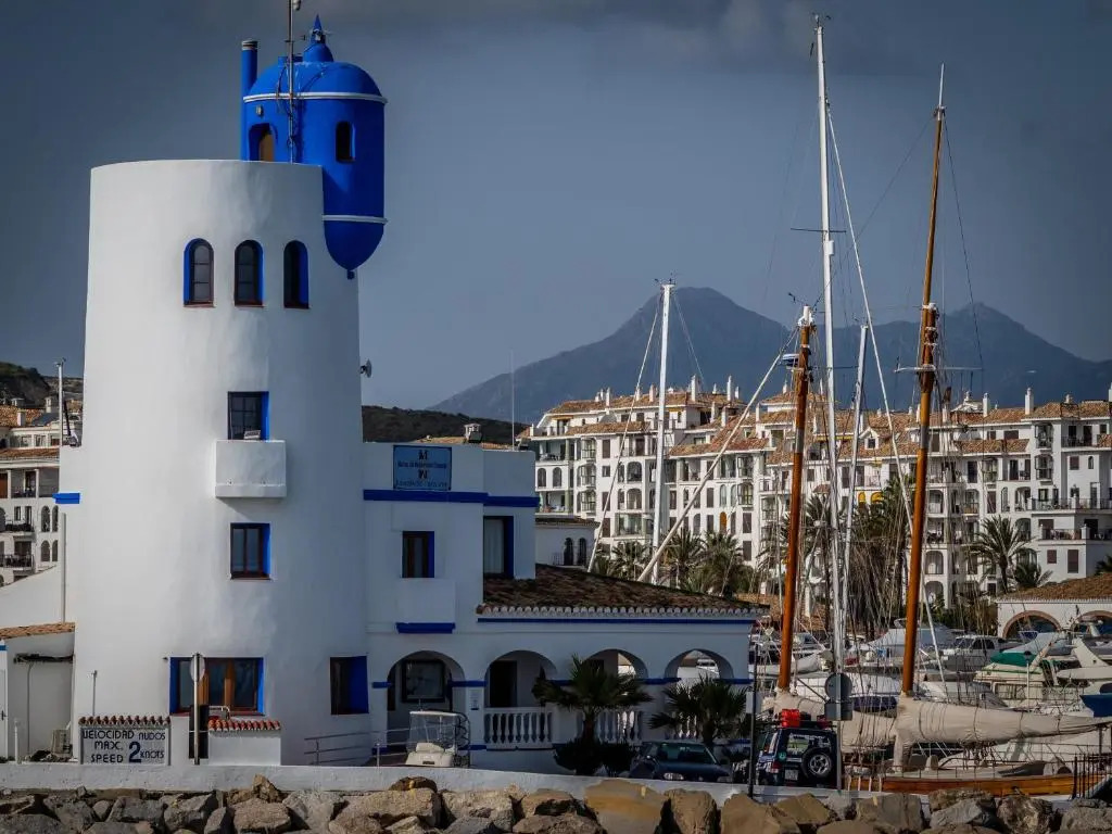2173-Superb apt with amazing seaview