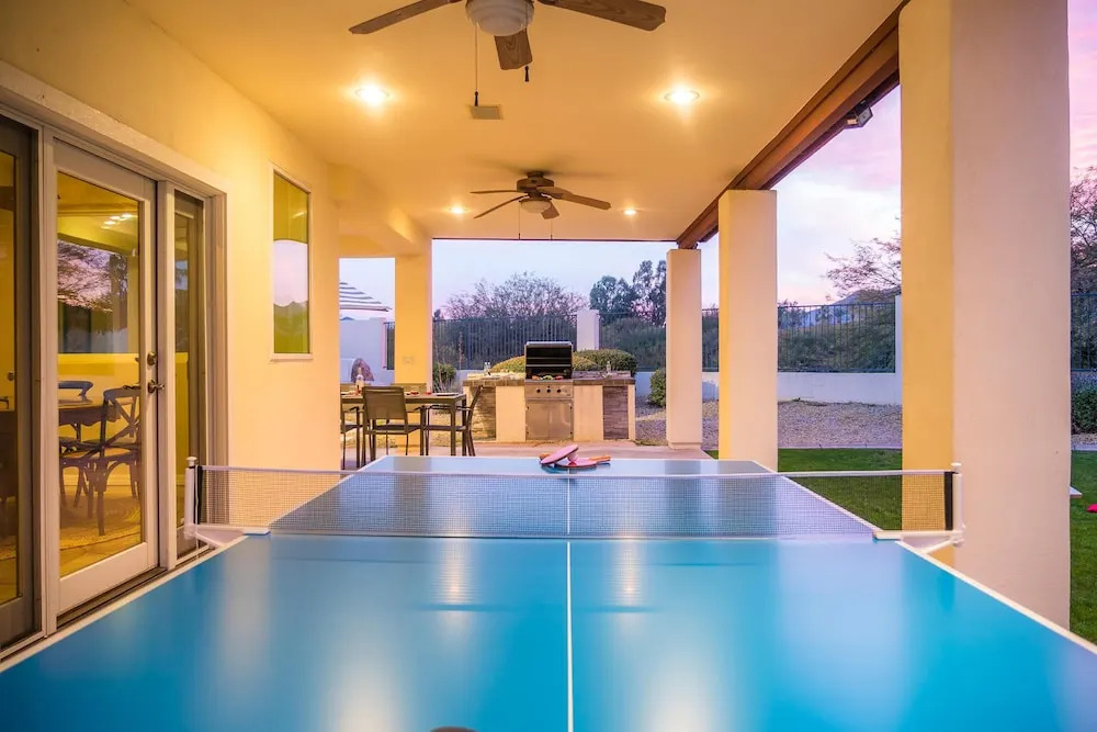 Sandstone by AvantStay Spacious Desert Oasis w Pool BBall Crt Movie Room