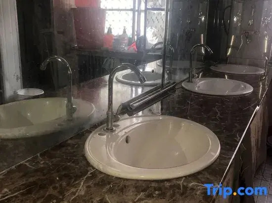 Urumqi Huixin Small Hotel