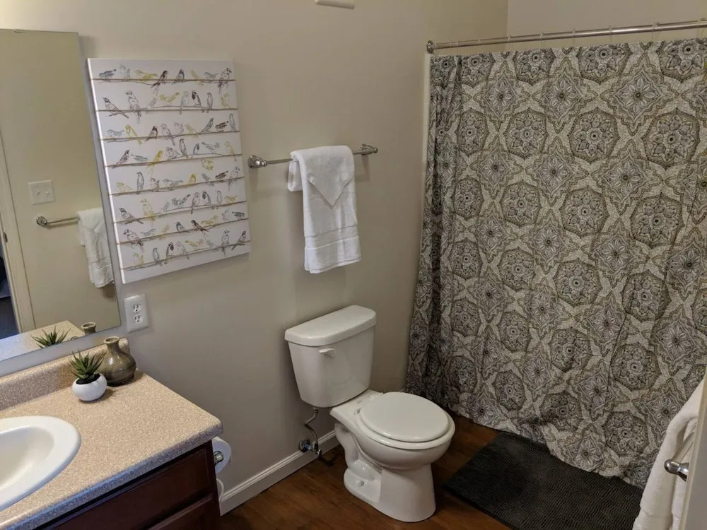 Downtown Indy 2 BR Apt Near Mass Ave by Frontdesk