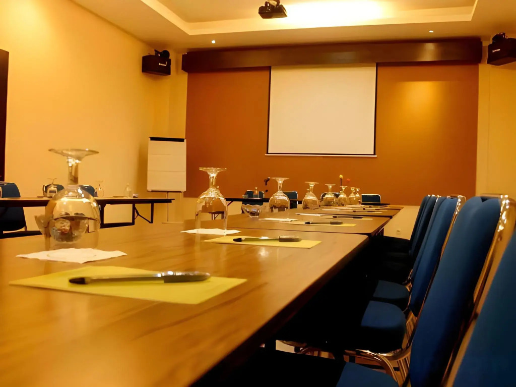Tiatira Kencana Hotel