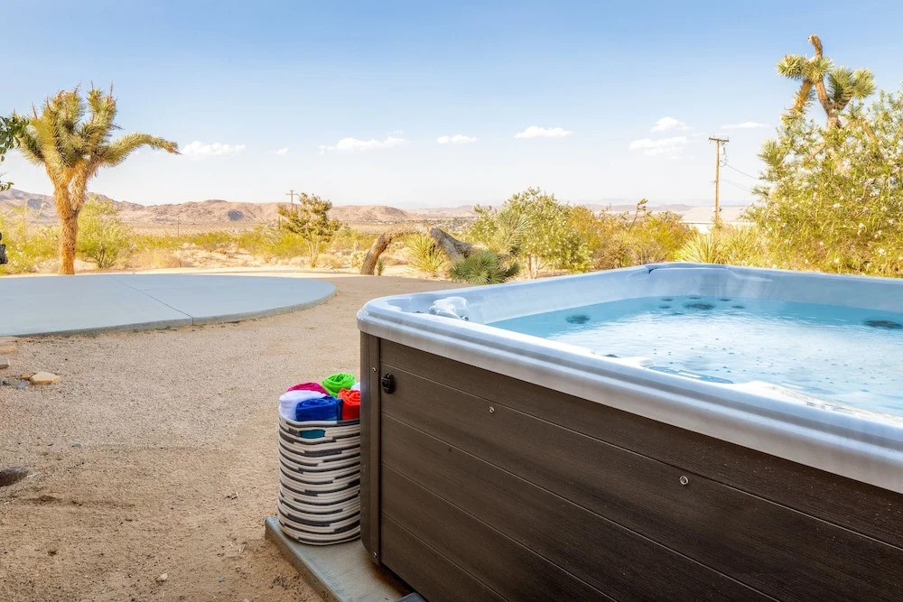 Horizon House Hot Tub, Fire Pit & Bbq Adobe In Jt 4 Bedroom Home by RedAwning