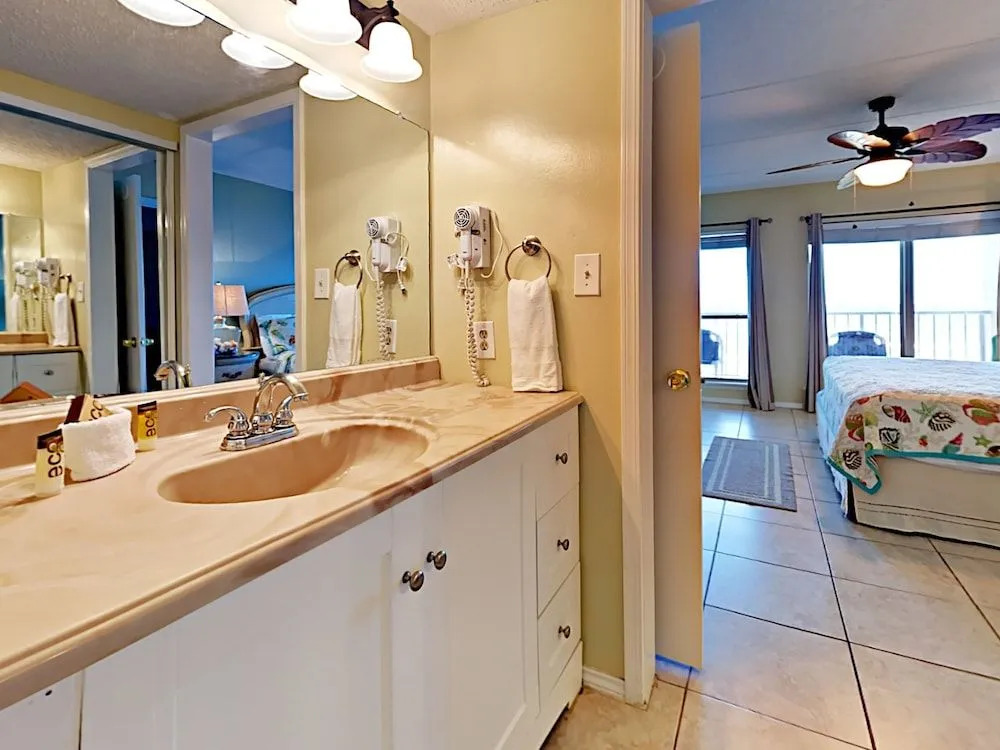 4400 Gulf Blvd Condo Unit 406