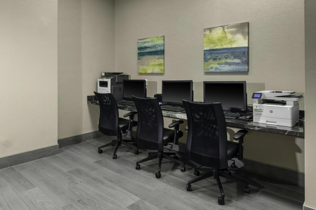Homewood Suites by Hilton Phoenix Airport South