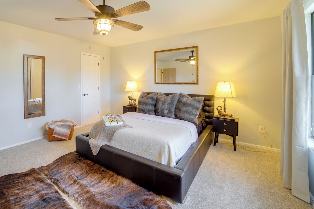 Groups Welcome, Central Location! Tulsa Gem + Yard