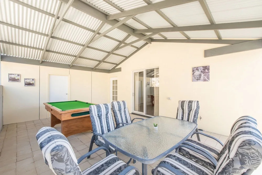 The Oasis - 6 Turnberry Drive, Links Lady Bay
