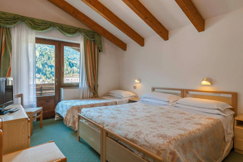 Family Hotel La Perla