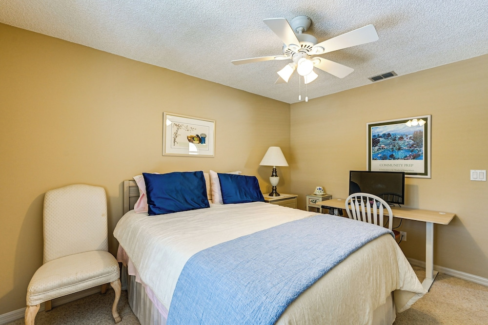 Snowbirds Welcome! Naples Resort Condo Near Golf