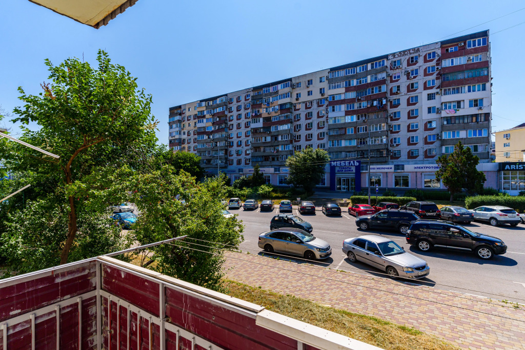 LetoApart (ЛетоАпарт) на улице Исаева 13