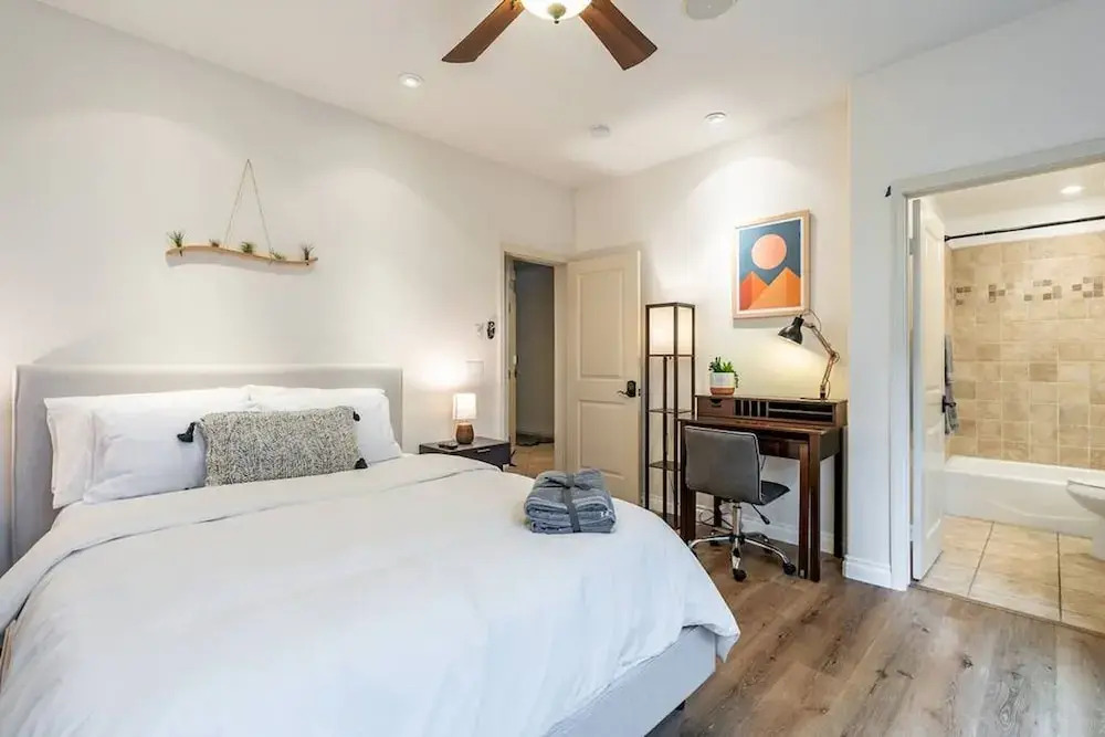 The San Diego Studio - Free Parking