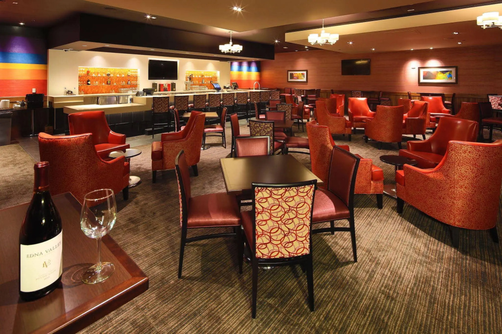 Harrahs Cherokee Valley River Hotel & Casino - A Caesars Rewards Destination