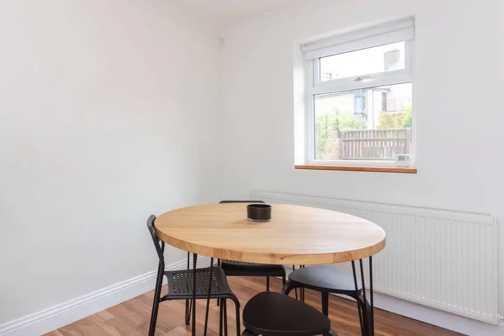 Bright 2 Bedroom House in Stratford With Garden