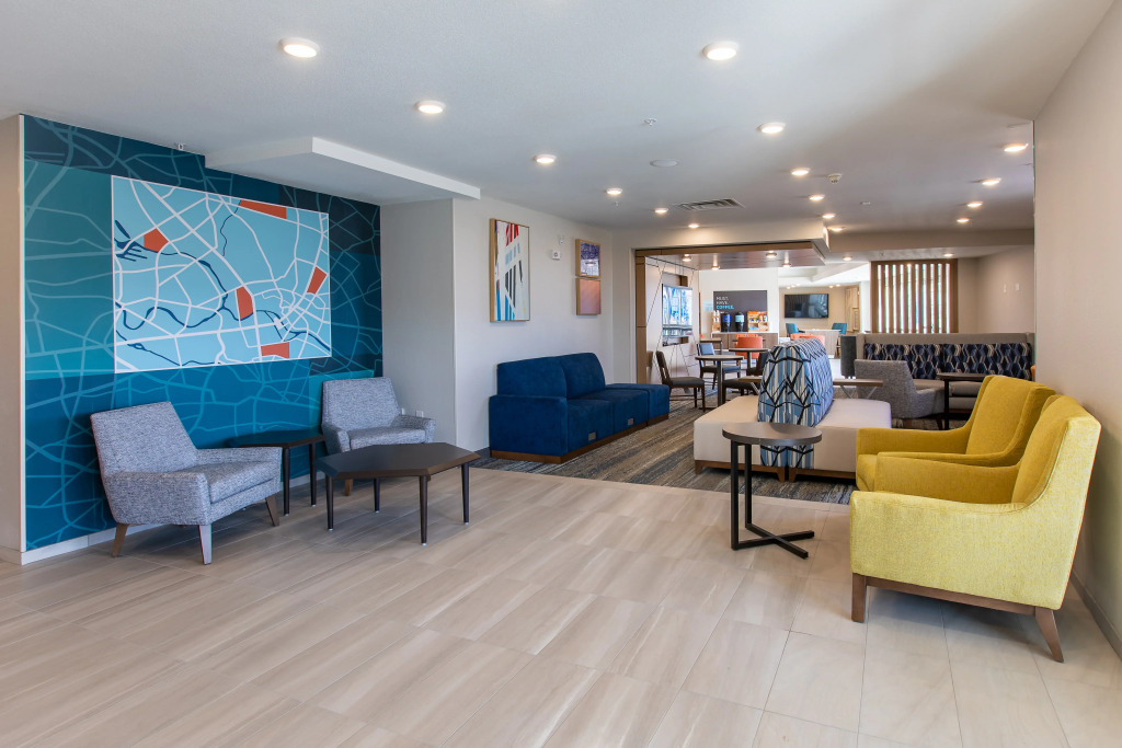 Holiday Inn Express & Suites Englewood - Denver South by IHG