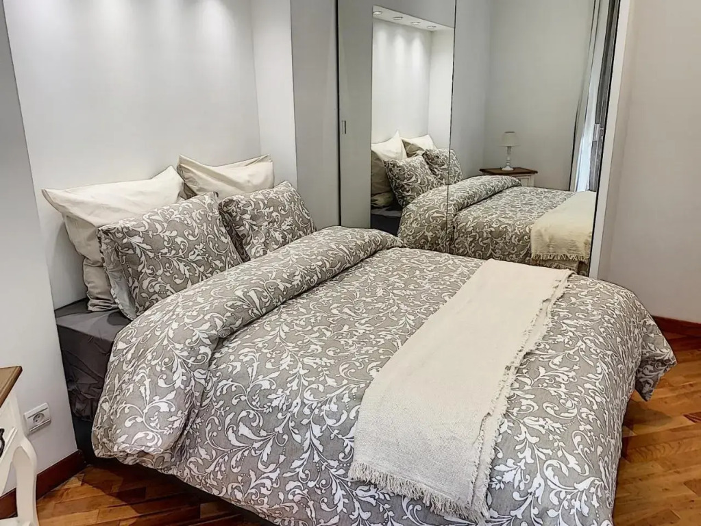Charming flat in Old Antibes - 50m from the sea