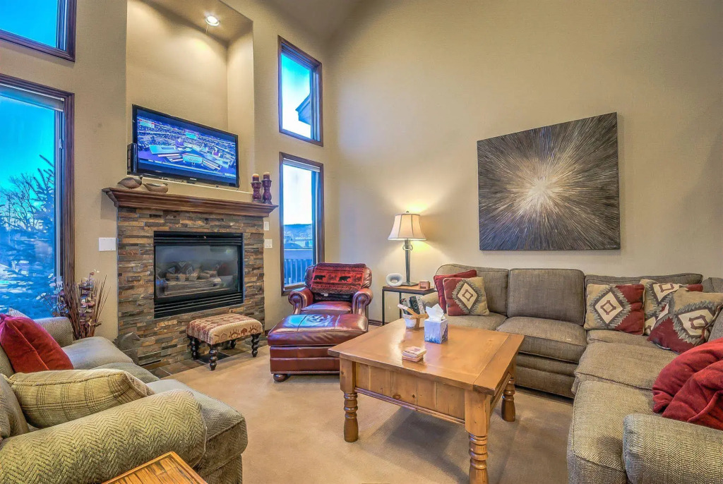 Cascades at Eagleridge by Retreatia