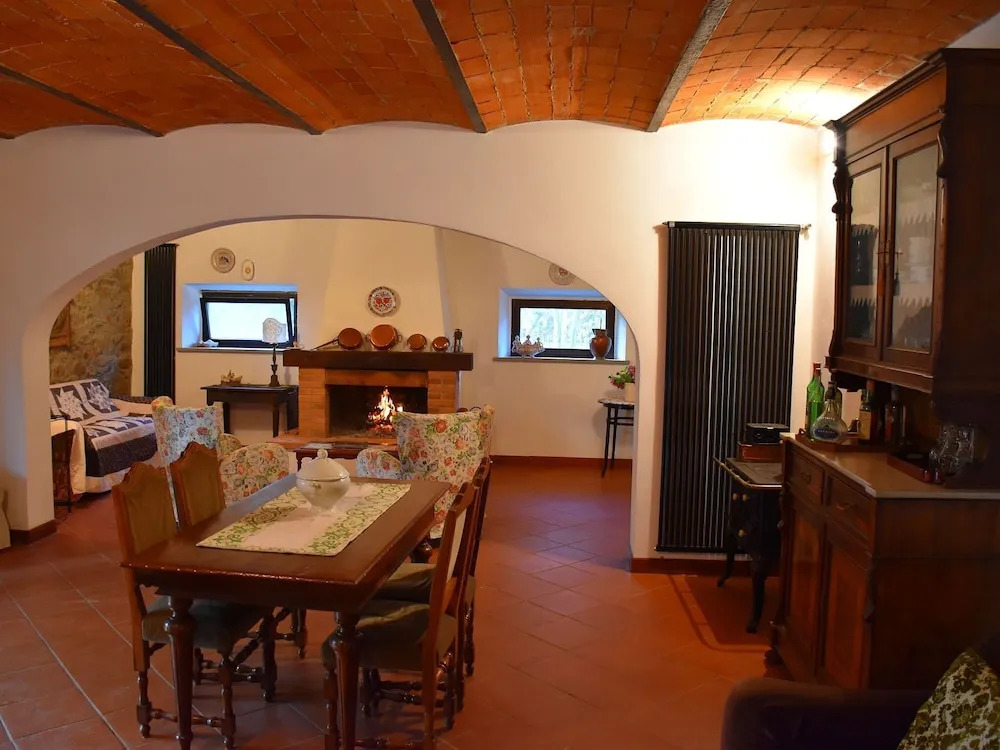 Cozy Holiday Home in Arezzo With Swimming Pool