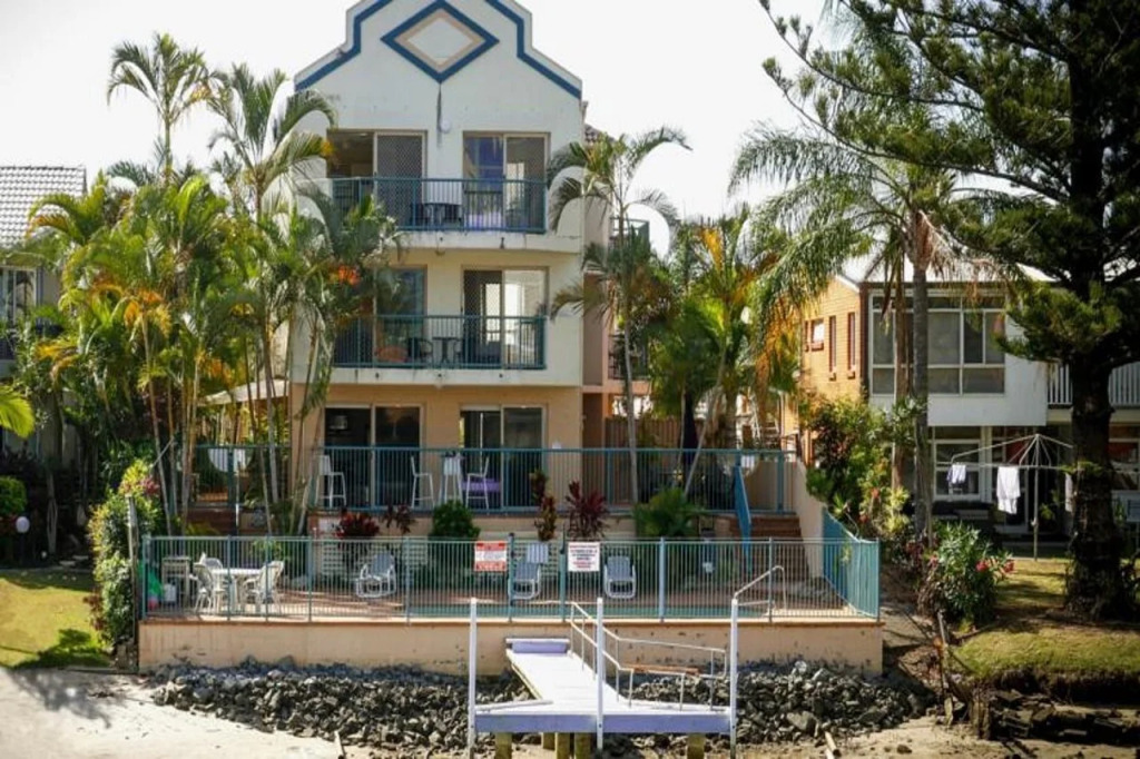 Surfers Riverside Apartments