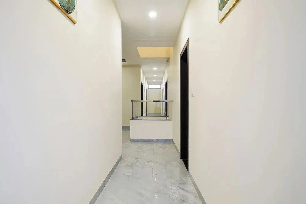 Fabhotel Capital Inn