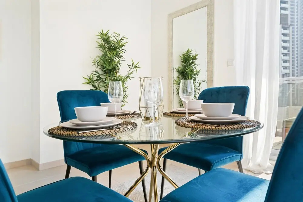 Monty - Stylish Apartment with Partial Burj Khalifa View