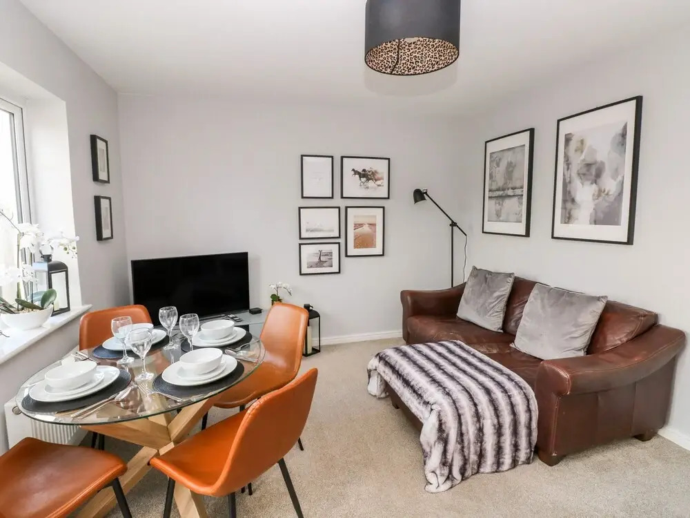 10 Belfrey Close