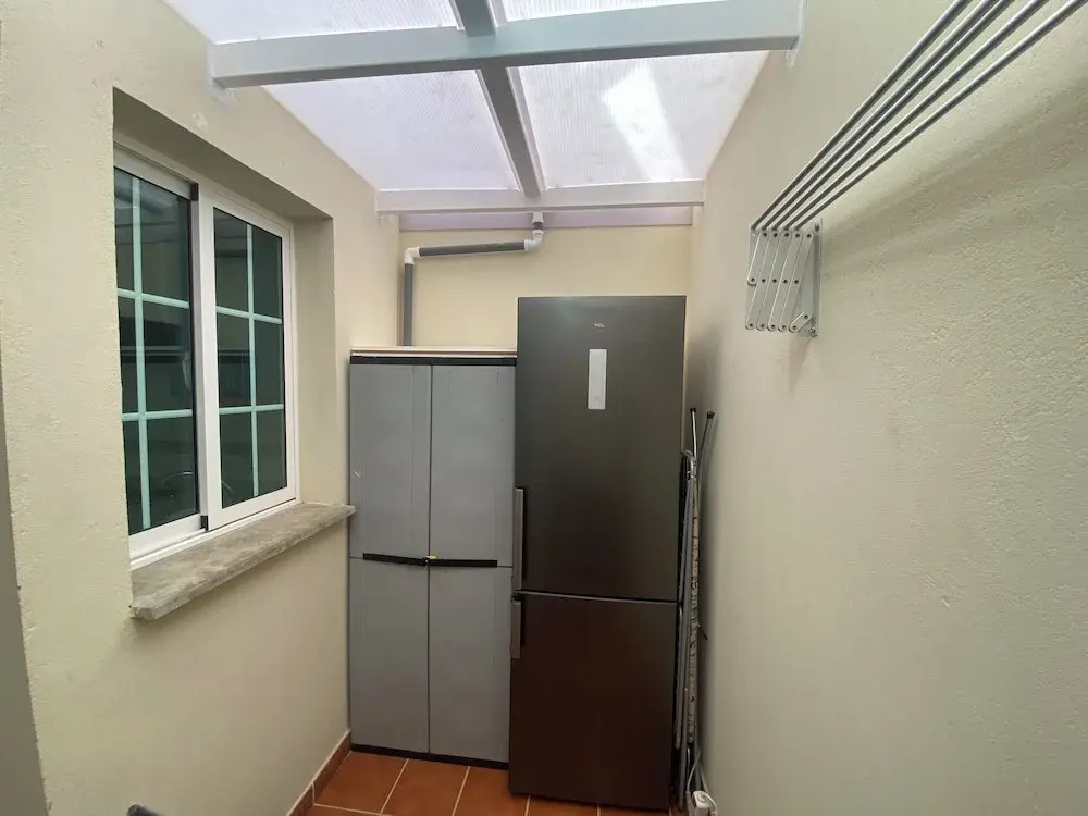New Renovated Family Home Above Swimming Pool!