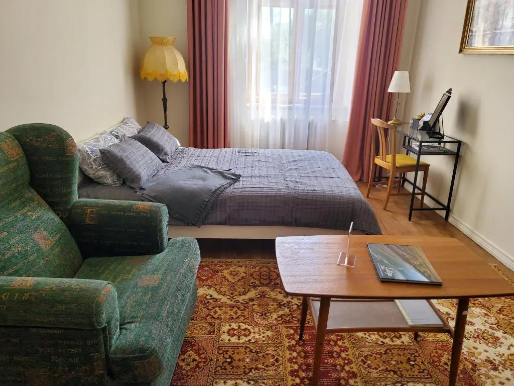 Stories Writer's AP 40sqm Renovated Free parking