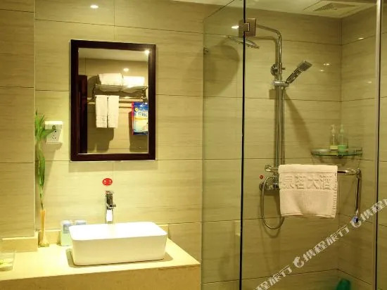 Quanming Hotel