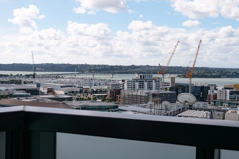 Stunning 2 Bedroom Apartment With City and Harbour Views in the CBD