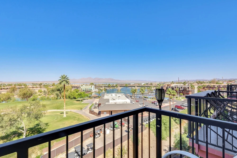 Walkable Resort Condo Retreat in Lake Havasu City