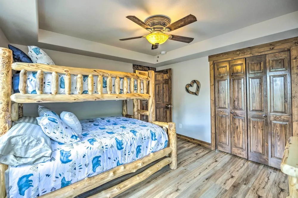 Hot Tub & Mtn View! Cripple Creek Retreat