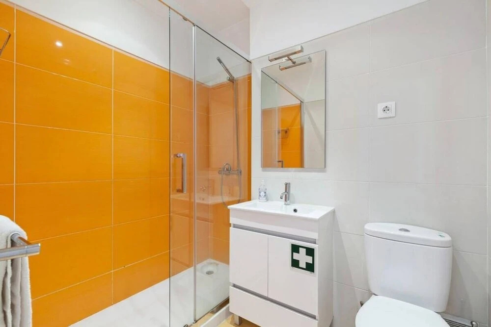 Minimalist 2bdr Apt in Lisbon, Excellent Location