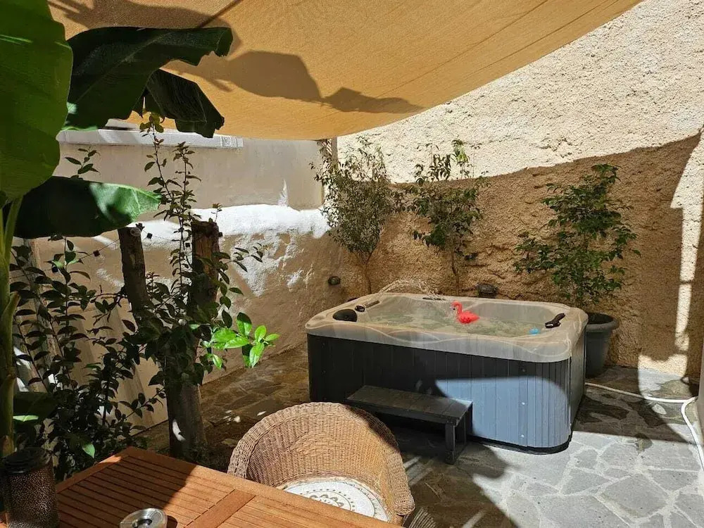Utopia Luxury Suites - Old Town