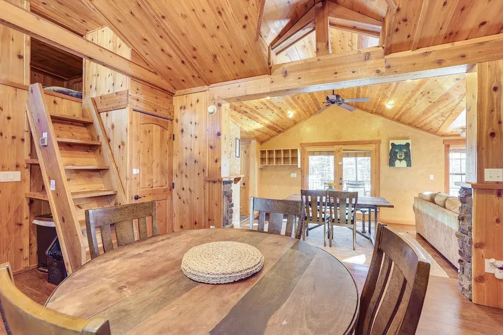 Close to Skiing: Cabin w/ Pool Access in Breck