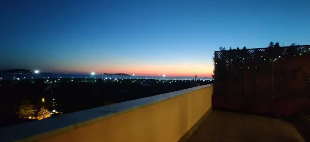 Sleek Flat Near Public Transportation in Maltepe