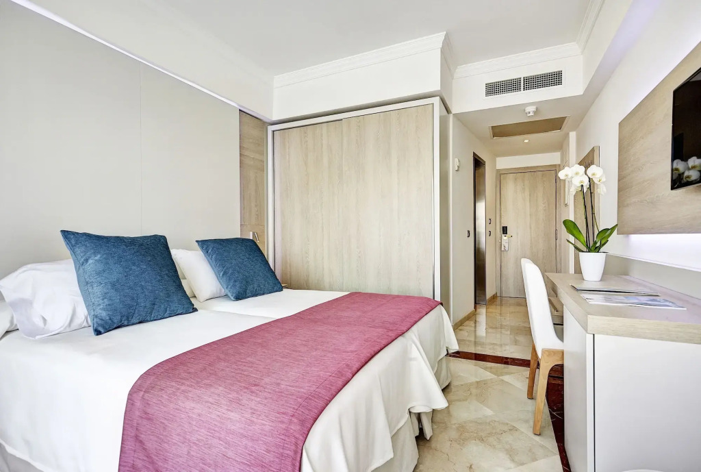 Grupotel Acapulco Playa