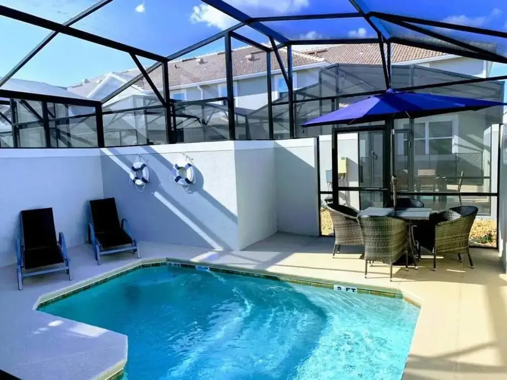Best Location Property w Pool Located Very Close to Disney and Most Attractions