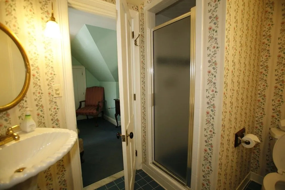 Parsonage Inn