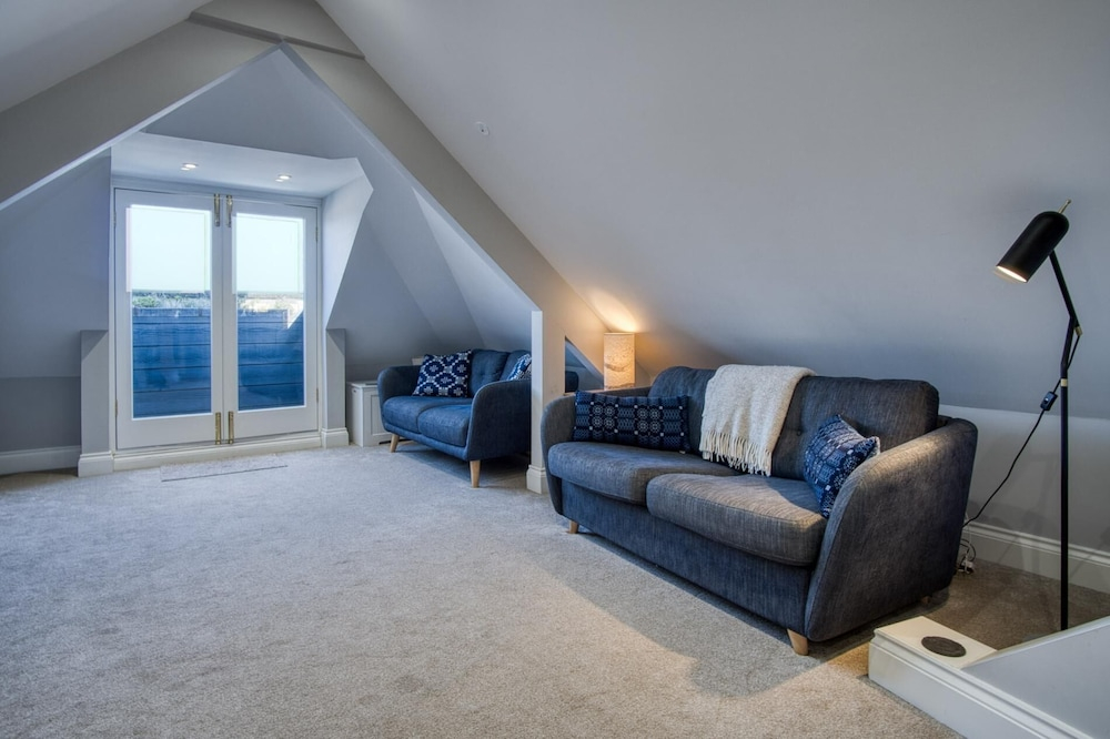 Captains Lookout - 1 Bedroom Apartment - Tenby