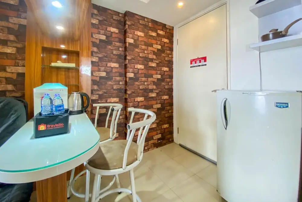 Comfort And Homey 3Br Bassura City Apartment