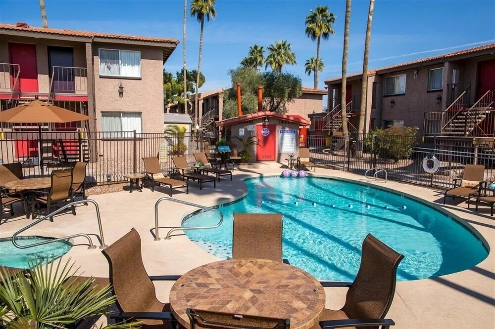 145 Fully Furnished 1BR Suite-Pet Friendly! by RedAwning