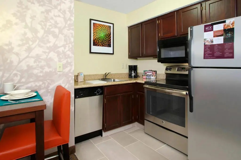 La Quinta Inn & Suites by Wyndham Colorado Springs South AP