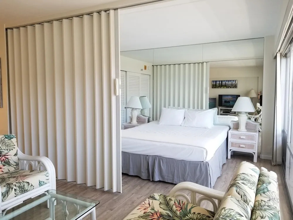 Ilikai Tower One Bedroom Lagoon View Waikiki Condos with Lanai & Free Wifi