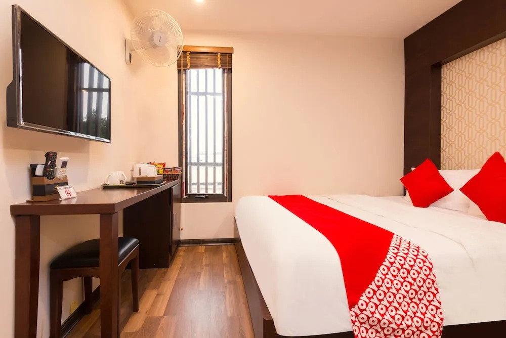 Thang Long Hotel by OYO Rooms