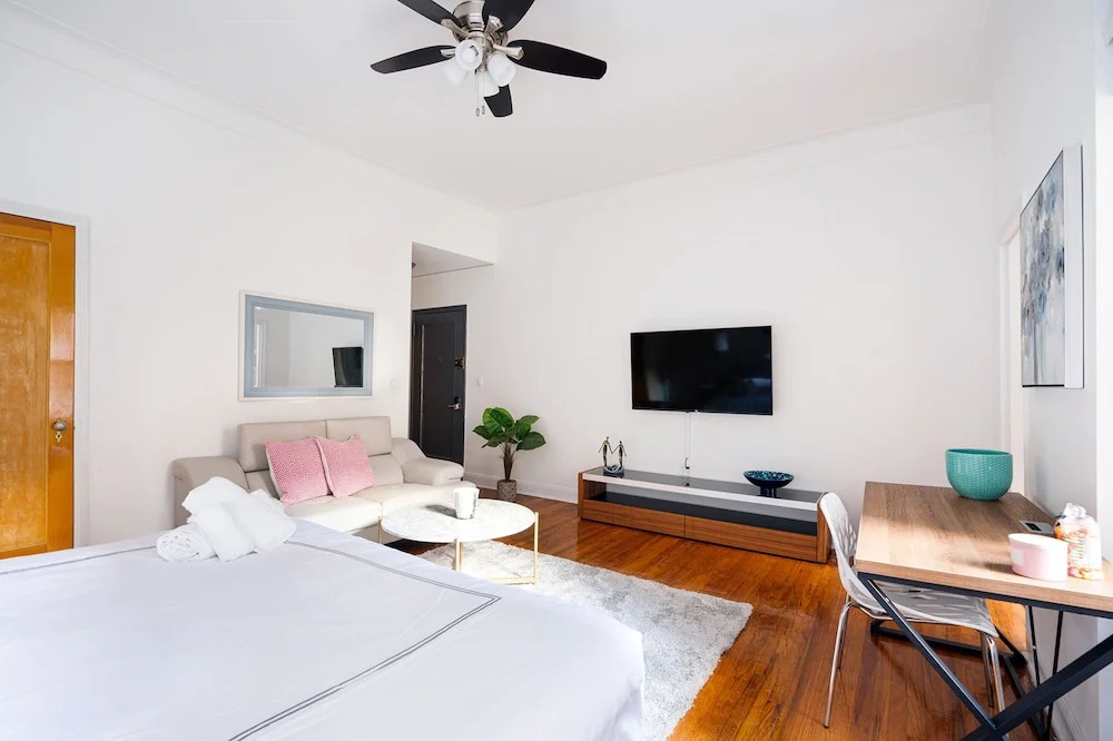 Bright and Comfy Studio in NYC