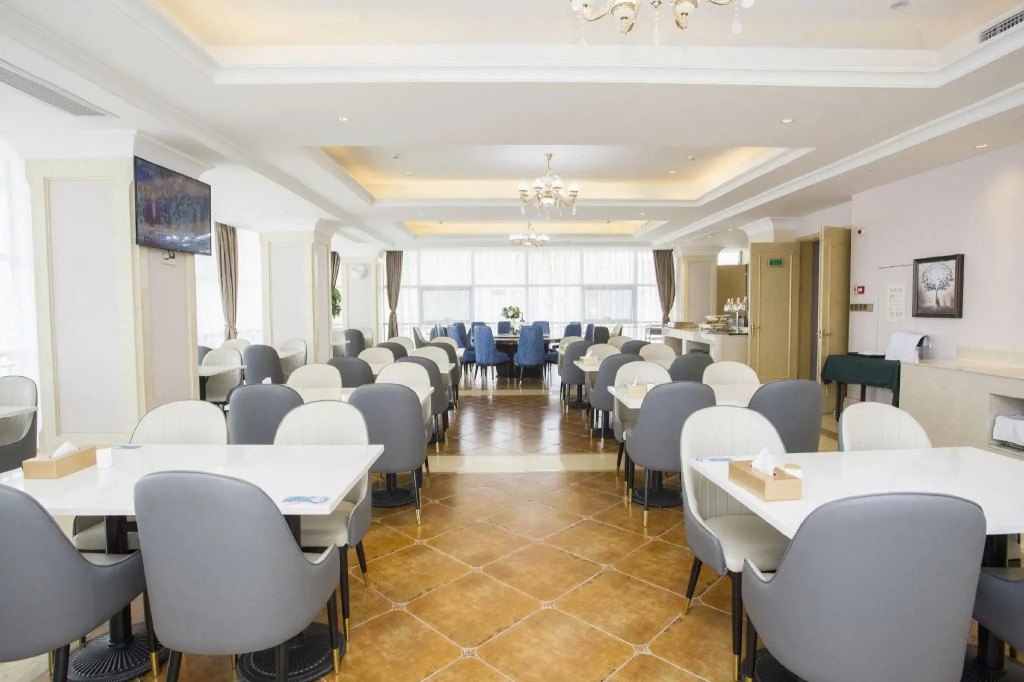 Vienna International Hotel (Dongwu South Road Hongzhuang Metro Station)